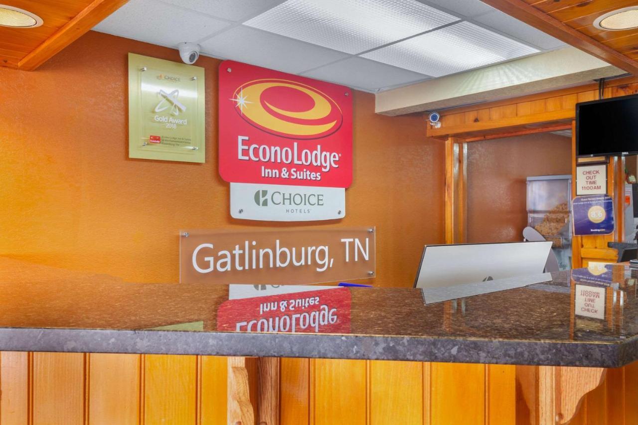 Econo Lodge Inn & Suites Gatlinburg At The Convention Center Exterior foto