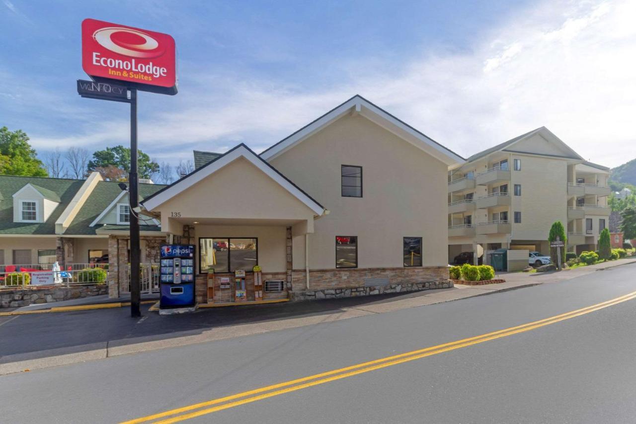 Econo Lodge Inn & Suites Gatlinburg At The Convention Center Exterior foto
