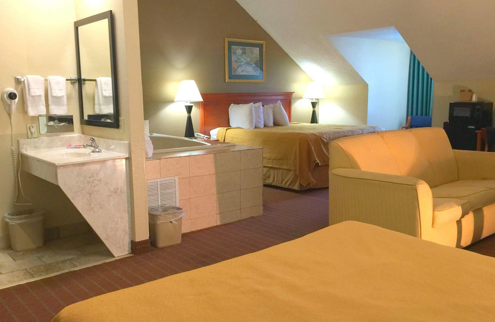 Econo Lodge Inn & Suites Gatlinburg At The Convention Center Exterior foto