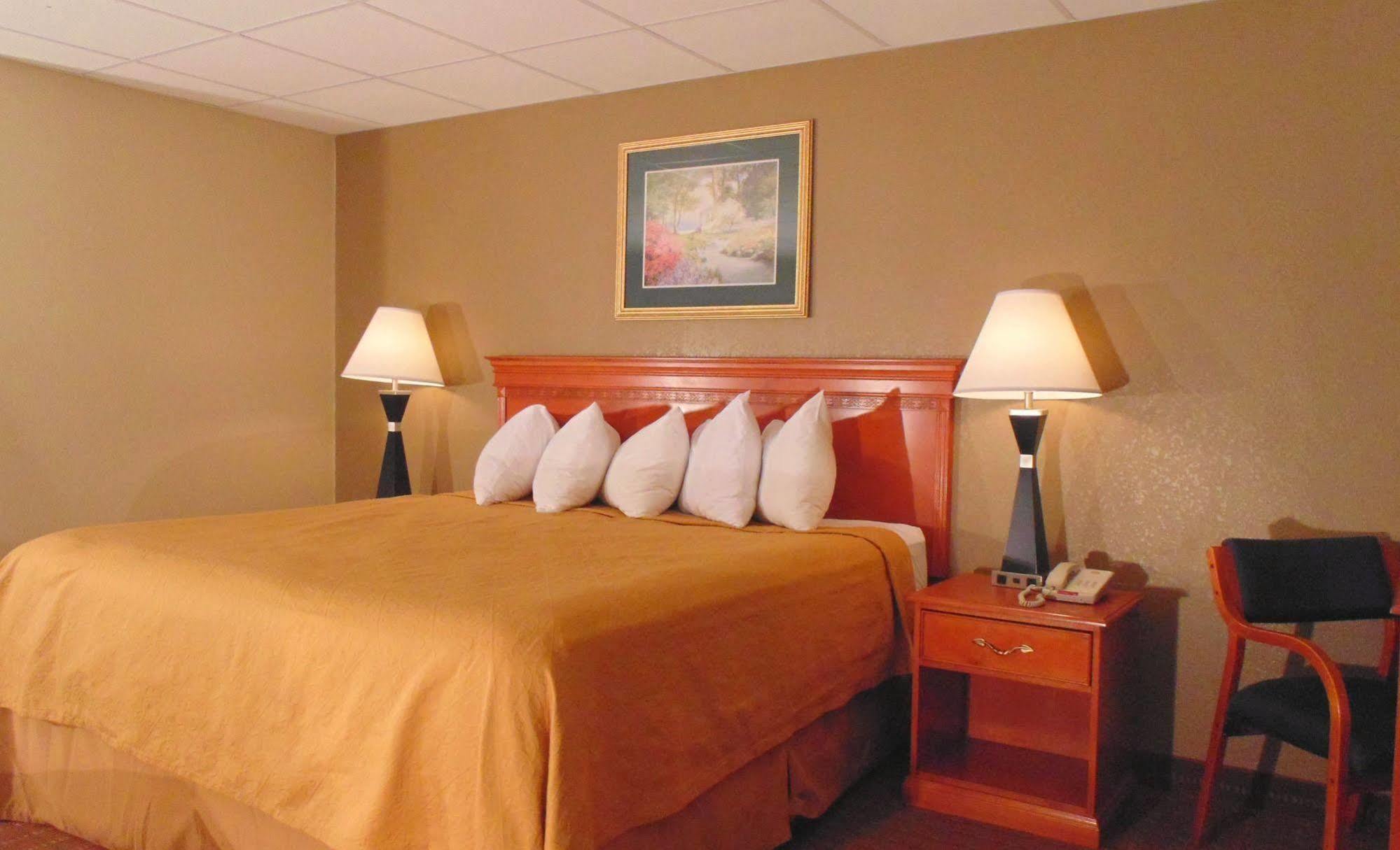 Econo Lodge Inn & Suites Gatlinburg At The Convention Center Exterior foto