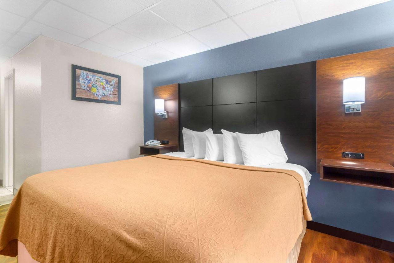 Econo Lodge Inn & Suites Gatlinburg At The Convention Center Exterior foto